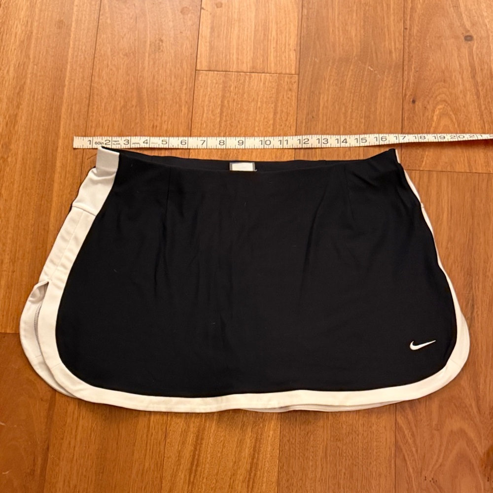 Nike Black and White Mini Skort (Med)